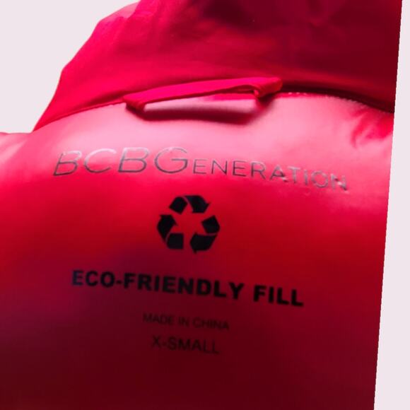 BCBG Red Short Eco Fill Boxy Hoodie Hooded Puffer Jacket ~ size XS, NEW - Picture 6 of 7